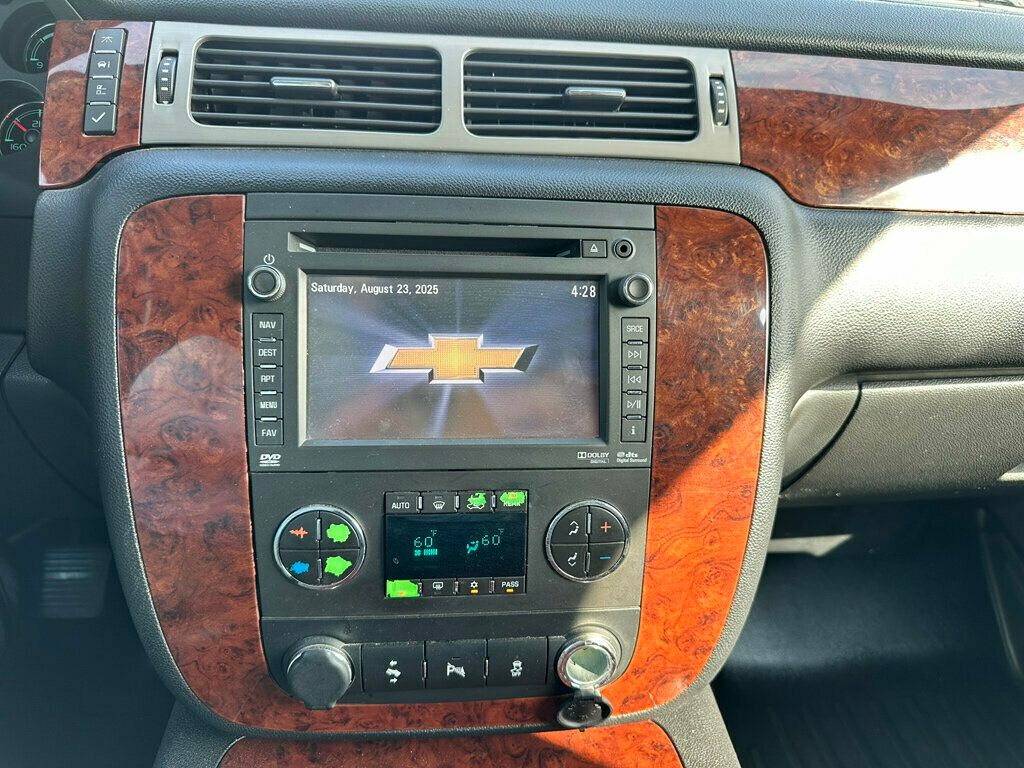 2014 Chevrolet Suburban LTZ photo 13