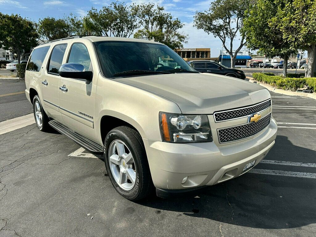 2014 Chevrolet Suburban LTZ photo 2