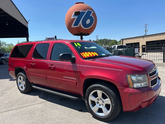 2014 Chevrolet Suburban 4WD 4dr LT - 23013404 - 0