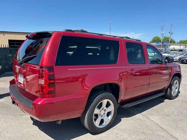 2014 Chevrolet Suburban 4WD 4dr LT - 23013404 - 3