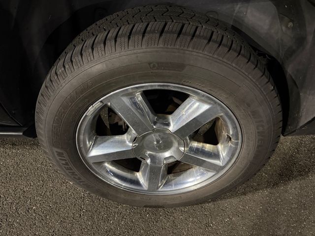 2014 Chevrolet Suburban 4WD 4dr LTZ - 22998624 - 9