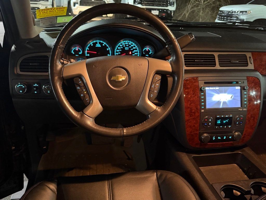 2014 Chevrolet Suburban 4WD 4dr LTZ - 22998624 - 13