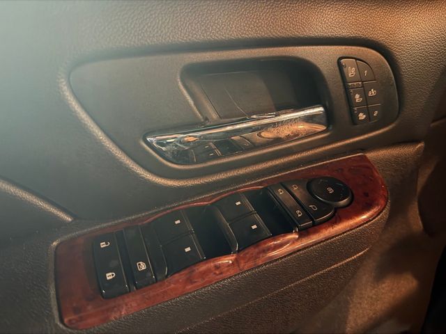 2014 Chevrolet Suburban 4WD 4dr LTZ - 22998624 - 14