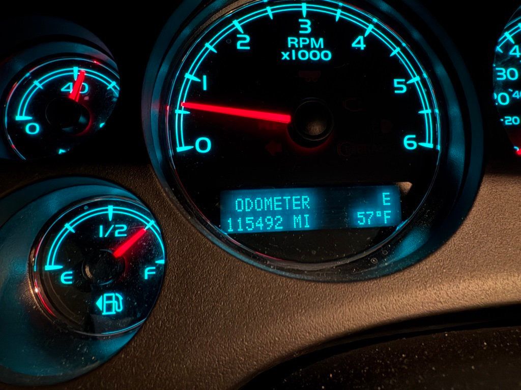 2014 Chevrolet Suburban 4WD 4dr LTZ - 22998624 - 15