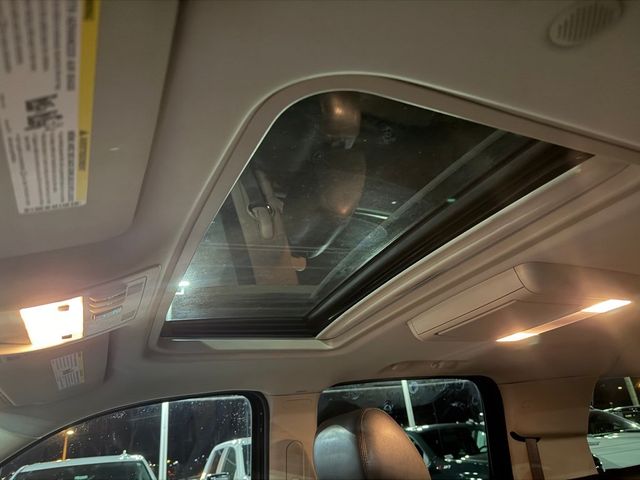 2014 Chevrolet Suburban 4WD 4dr LTZ - 22998624 - 16