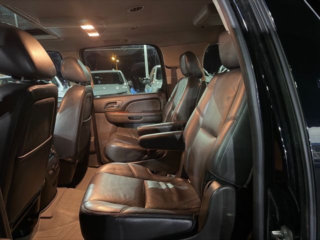 2014 Chevrolet Suburban 4WD 4dr LTZ - 22998624 - 18