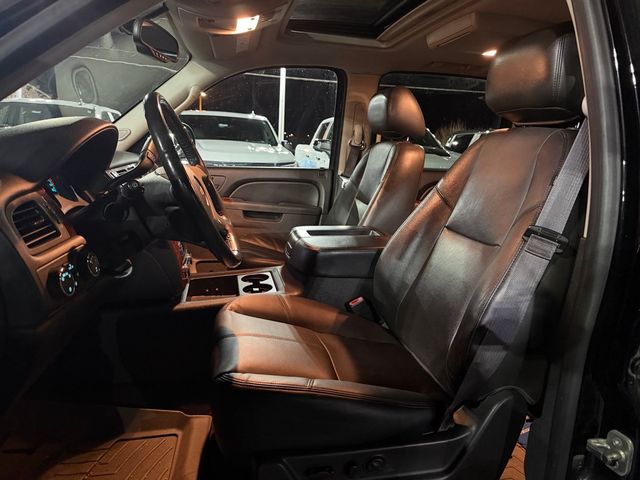 2014 Chevrolet Suburban 4WD 4dr LTZ - 22998624 - 19