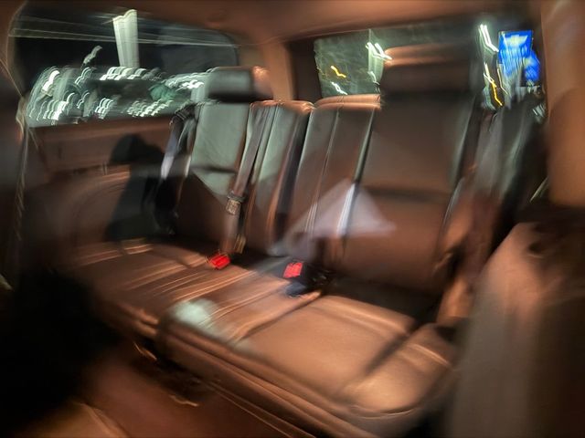 2014 Chevrolet Suburban 4WD 4dr LTZ - 22998624 - 21