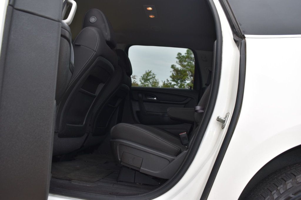 2014 Chevrolet Traverse 2LT photo 22