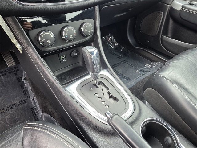 2014 Chrysler 200 2dr Convertible S - 22848599 - 21