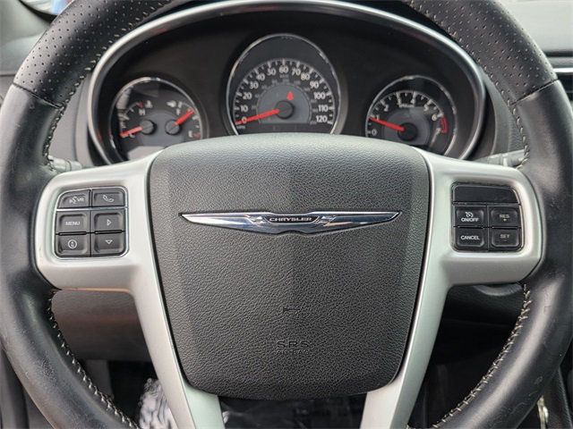 2014 Chrysler 200 2dr Convertible S - 22848599 - 25