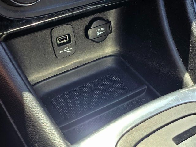 2014 Chrysler 200 2dr Convertible S - 22848599 - 34