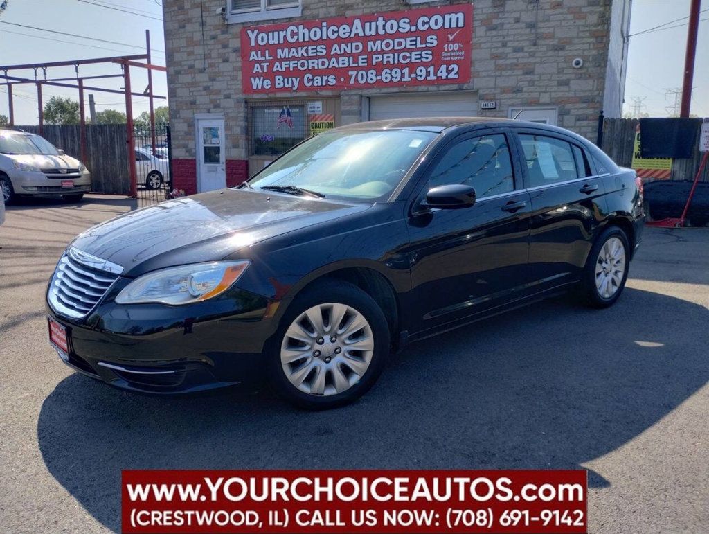 2014 Chrysler 200 4dr Sedan LX - 22915531 - 0