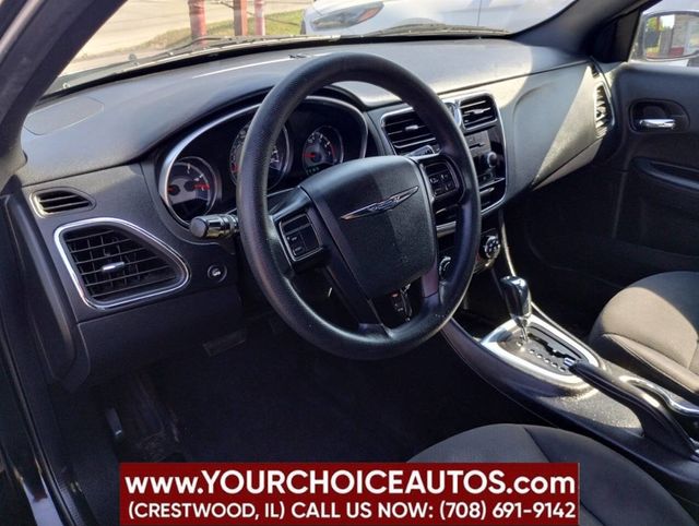 2014 Chrysler 200 4dr Sedan LX - 22915531 - 12