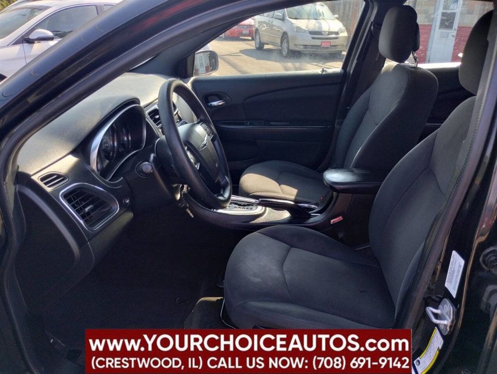 2014 Chrysler 200 4dr Sedan LX - 22915531 - 13