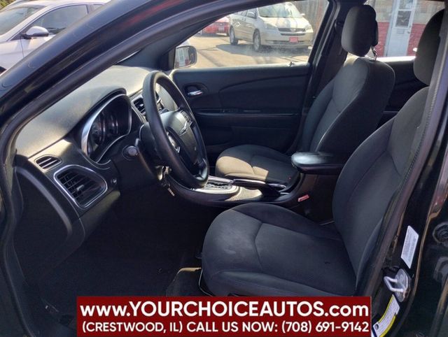 2014 Chrysler 200 4dr Sedan LX - 22915531 - 13