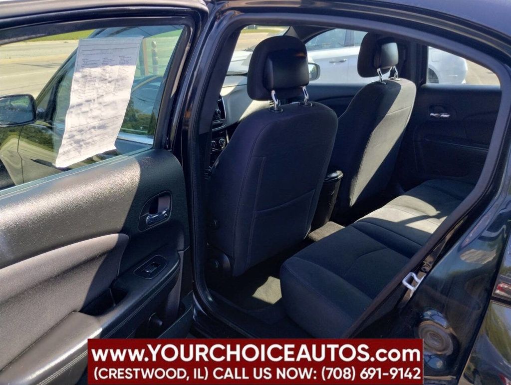 2014 Chrysler 200 4dr Sedan LX - 22915531 - 14