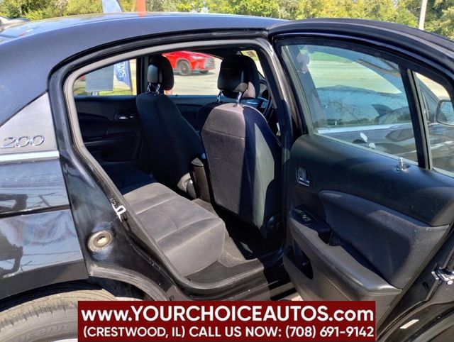 2014 Chrysler 200 4dr Sedan LX - 22915531 - 16