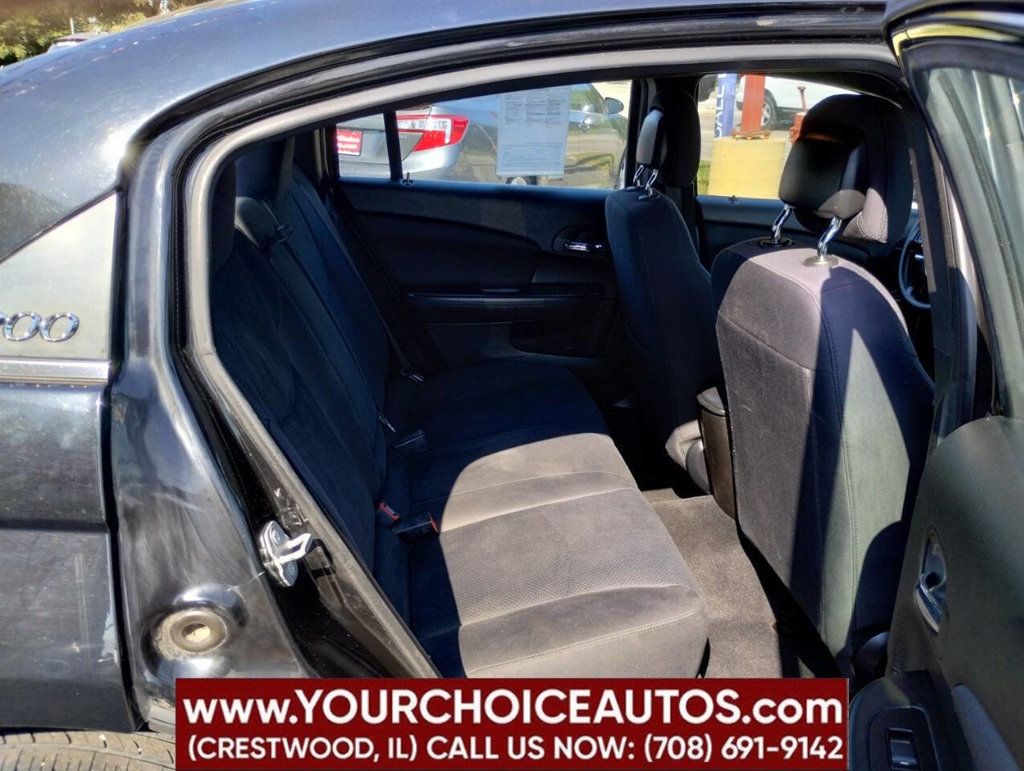 2014 Chrysler 200 4dr Sedan LX - 22915531 - 17