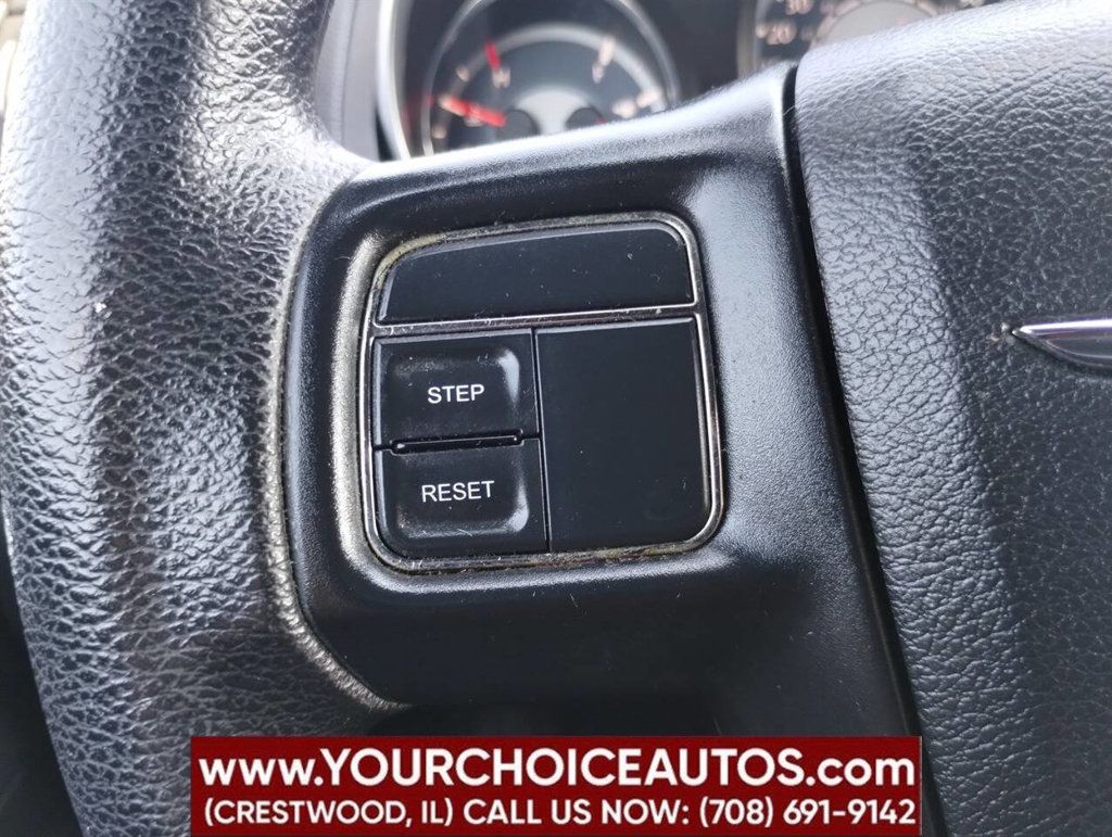 2014 Chrysler 200 4dr Sedan LX - 22915531 - 23