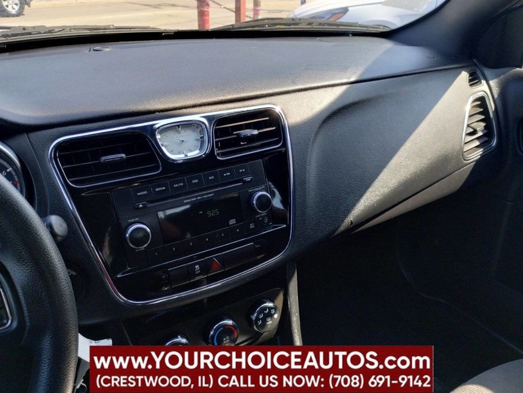 2014 Chrysler 200 4dr Sedan LX - 22915531 - 28