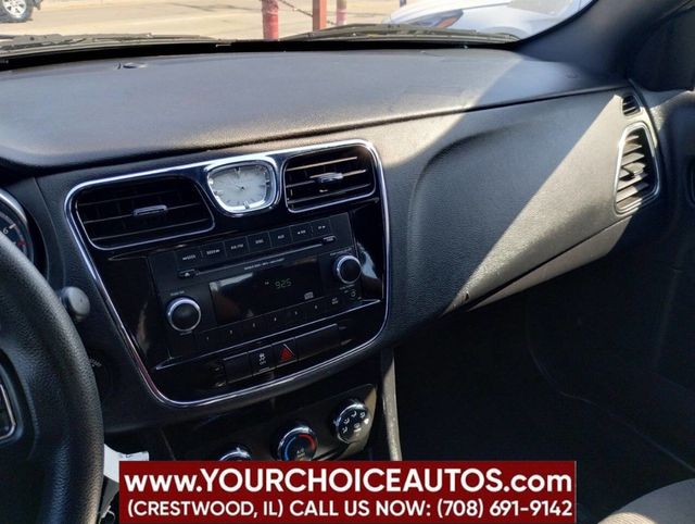 2014 Chrysler 200 4dr Sedan LX - 22915531 - 28
