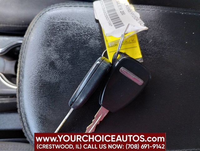 2014 Chrysler 200 4dr Sedan LX - 22915531 - 34