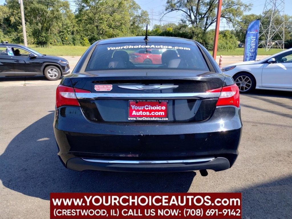 2014 Chrysler 200 4dr Sedan LX - 22915531 - 3