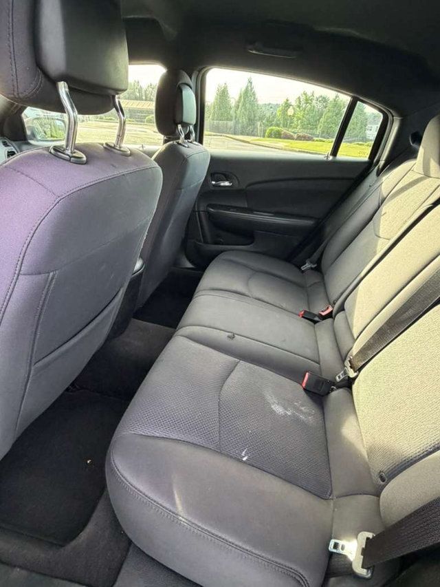 2014 Chrysler 200 4dr Sedan LX - 23039292 - 7