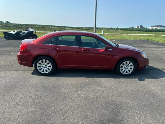 2014 Chrysler 200 4dr Sedan LX - 23059096 - 5