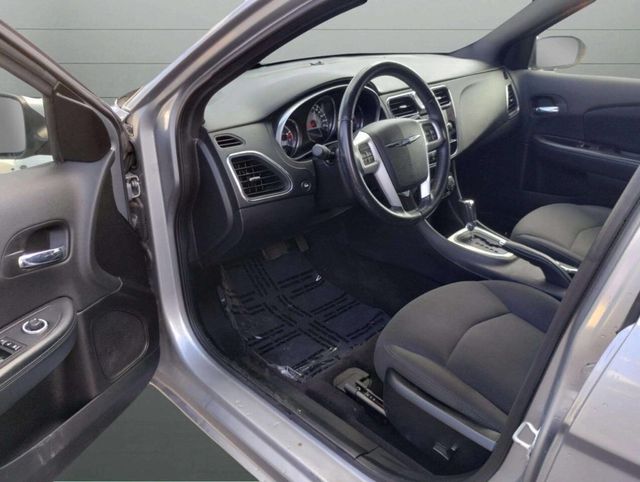 2014 Chrysler 200 4dr Sedan Touring - 22925110 - 11