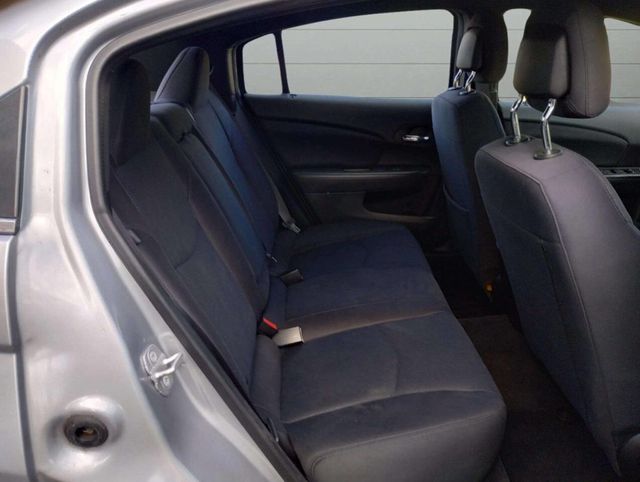 2014 Chrysler 200 4dr Sedan Touring - 22925110 - 17