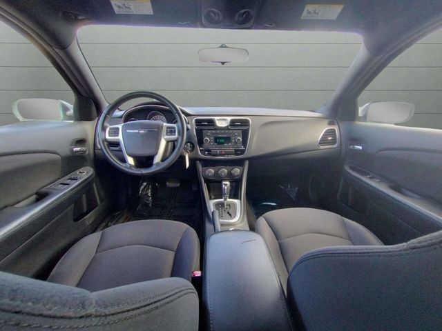 2014 Chrysler 200 4dr Sedan Touring - 22925110 - 31