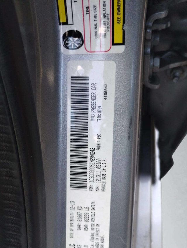 2014 Chrysler 200 4dr Sedan Touring - 22925110 - 32