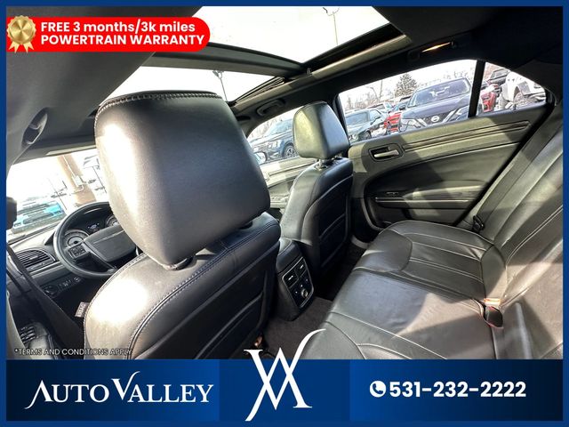 2014 Chrysler 300 300C John Varvatos Limited Edition Sedan 4D - 22989945 - 24