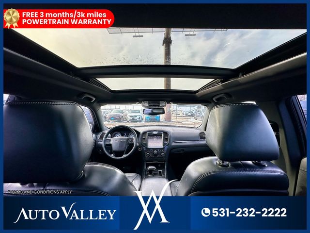 2014 Chrysler 300 300C John Varvatos Limited Edition Sedan 4D - 22989945 - 29