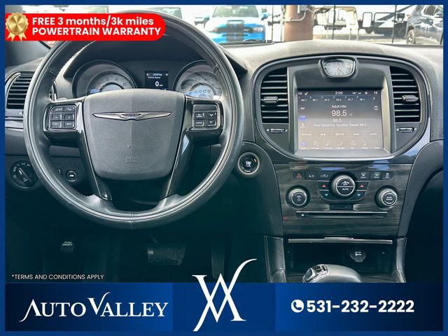 2014 Chrysler 300 300C John Varvatos Limited Edition Sedan 4D - 22989945 - 31