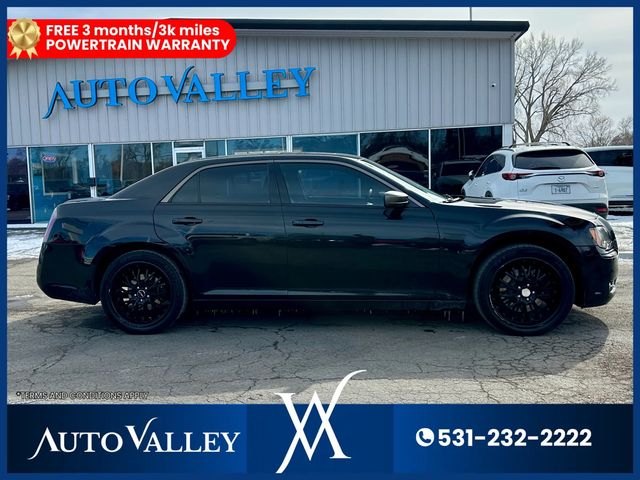 2014 Chrysler 300 300C John Varvatos Limited Edition Sedan 4D - 22989945 - 7