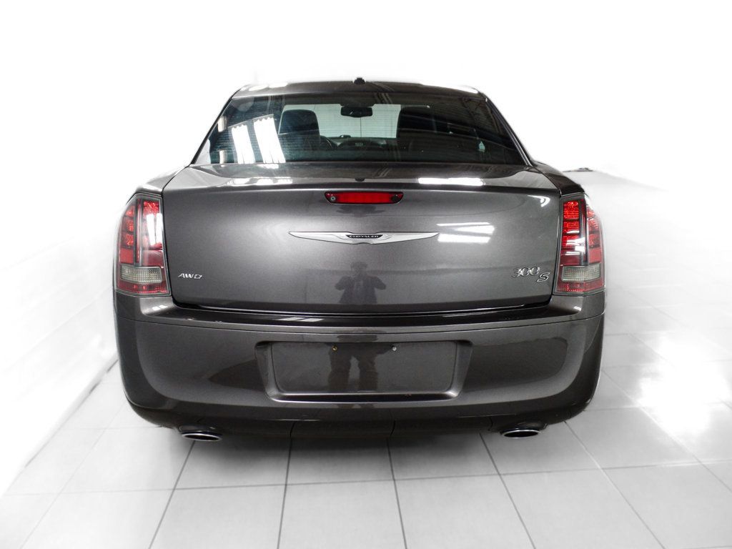 2014 Chrysler 300 300S AWD - 22619154 - 4