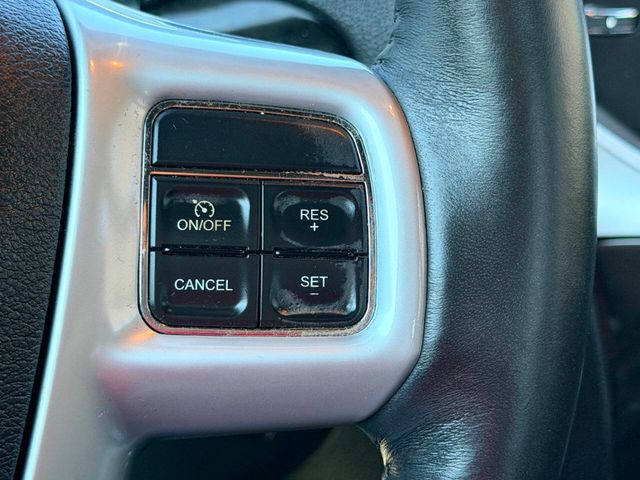 2014 Chrysler 300 4dr Sedan 300C AWD - 23045956 - 28