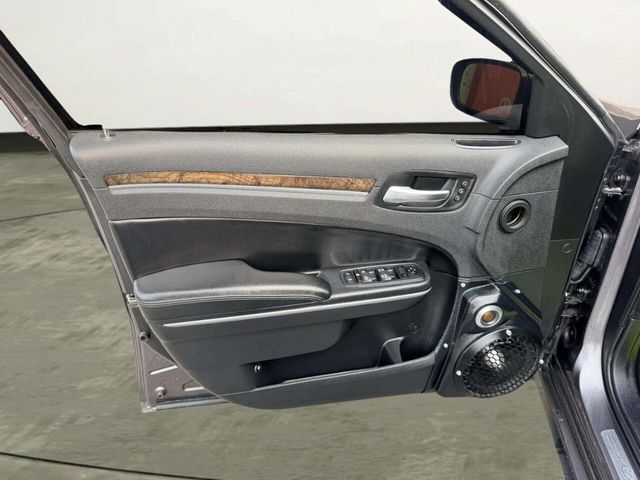 2014 Chrysler 300 4dr Sedan 300C RWD - 23058654 - 14