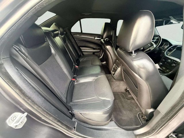 2014 Chrysler 300 4dr Sedan 300C RWD - 23058654 - 26