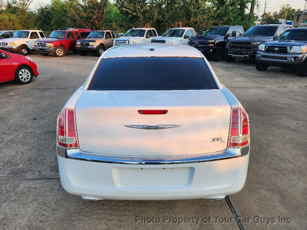 2014 Chrysler 300 4dr Sedan 300C RWD - 22587558 - 11