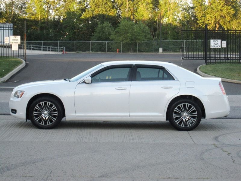 2014 Chrysler 300 photo 5