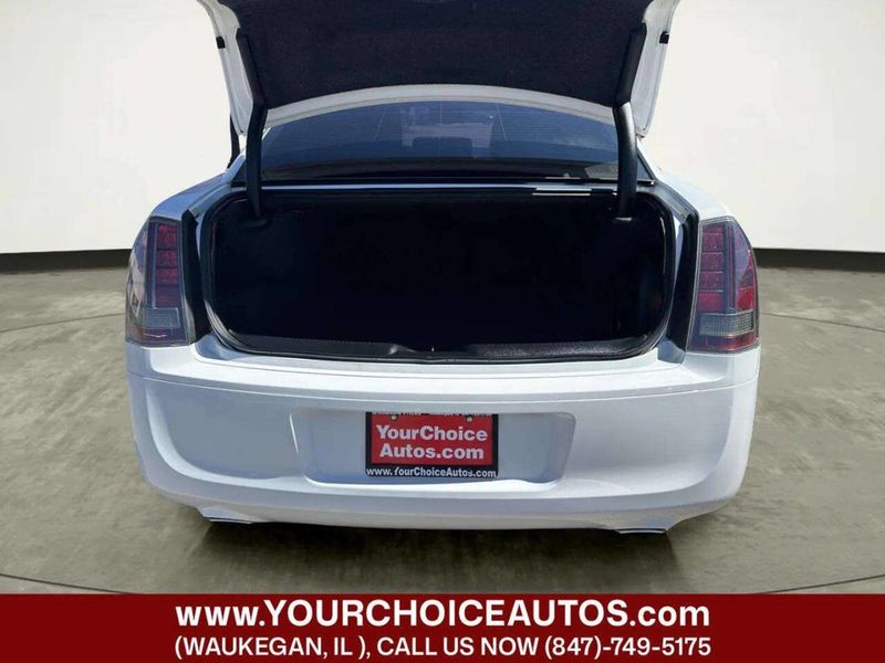 2014 Chrysler 300 4dr Sedan 300S AWD - 23010045 - 12