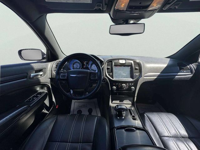 2014 Chrysler 300 4dr Sedan 300S AWD - 23010045 - 18