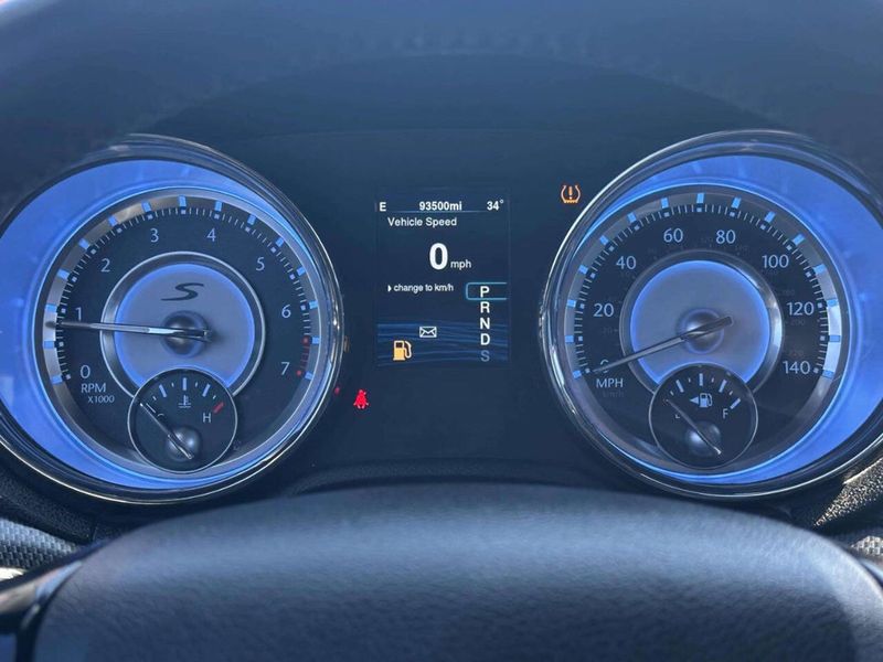 2014 Chrysler 300 4dr Sedan 300S AWD - 23010045 - 24