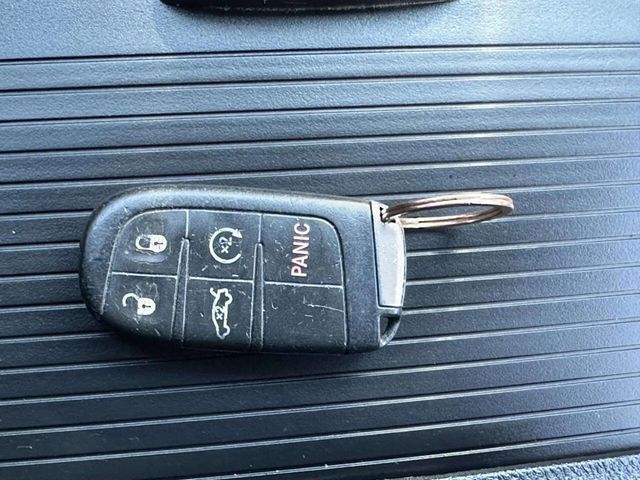 2014 Chrysler 300 4dr Sedan 300S AWD - 23010045 - 31