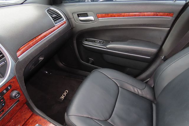 2014 CHRYSLER 300 BASE - 22632268 - 19