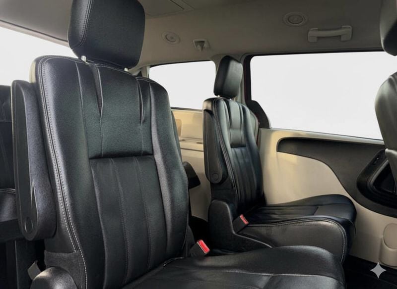 2014 Chrysler Town and Country Touring 4dr Mini Van - 22939174 - 14